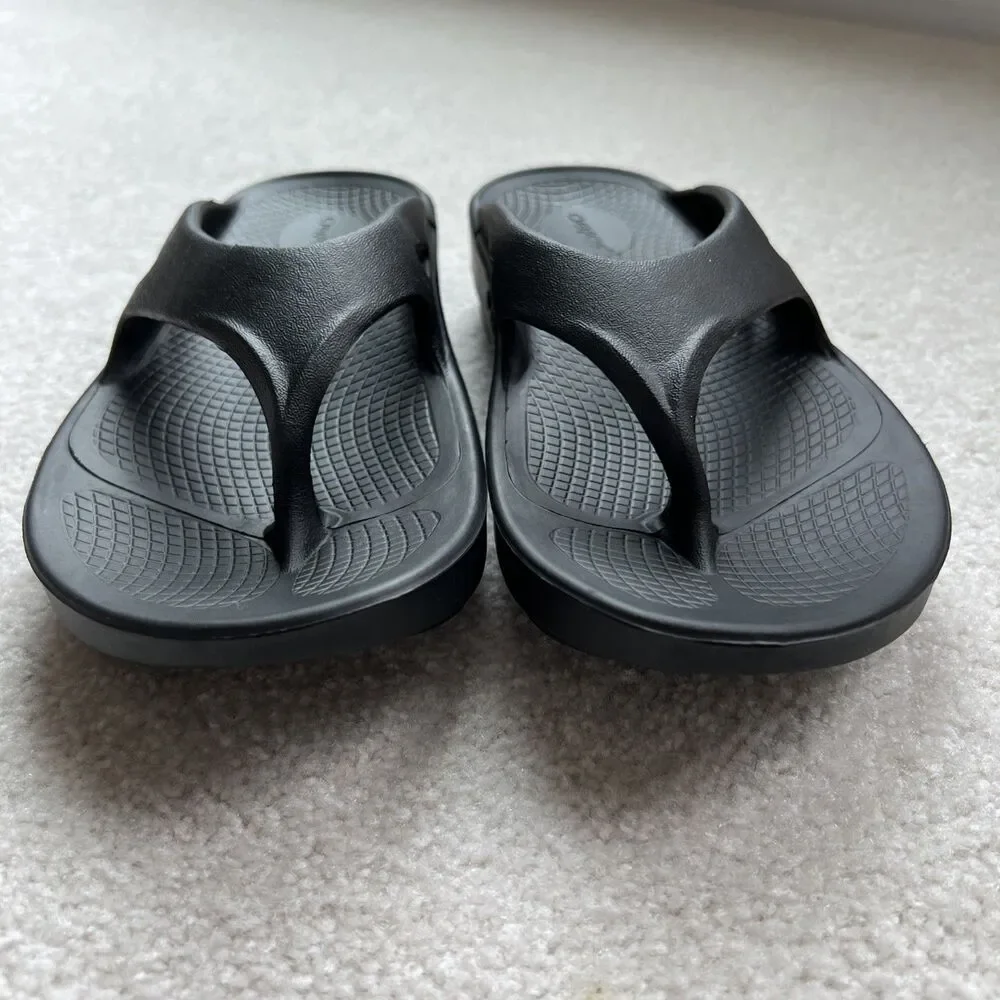 OOFOS OOlala Flip Flop Sandal Womens 8 Black Rubber Casual Recovery Thongs New